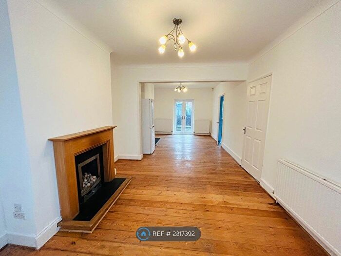 3 Bedroom Semi-Detached House To Rent In Worsley Road, Eccles, Manchester, M30