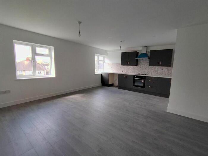 2 Bedroom Flat To Rent In Oxford Street, Wednesbury, WS10