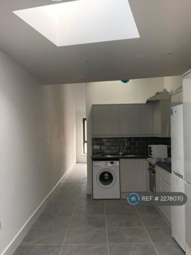 1 Bedroom Flat To Rent In Chandler Court, Croydon, CR0