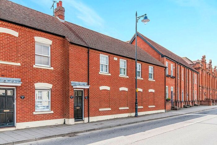 2 Bedroom Flat To Rent In Station Road West, Canterbury, Kent, CT2