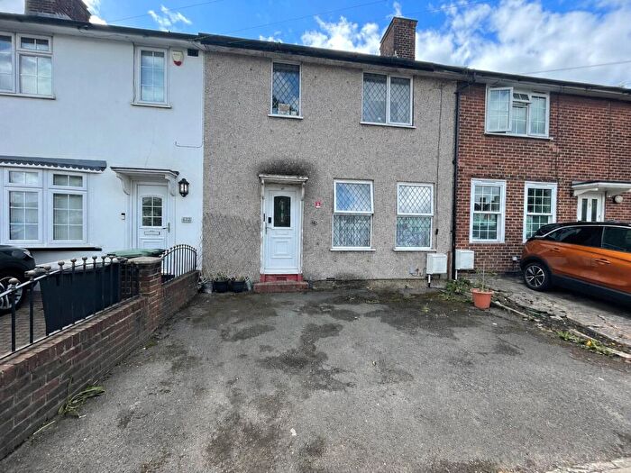 3 Bedroom Terraced House For Sale In Waters Road, London, SE6