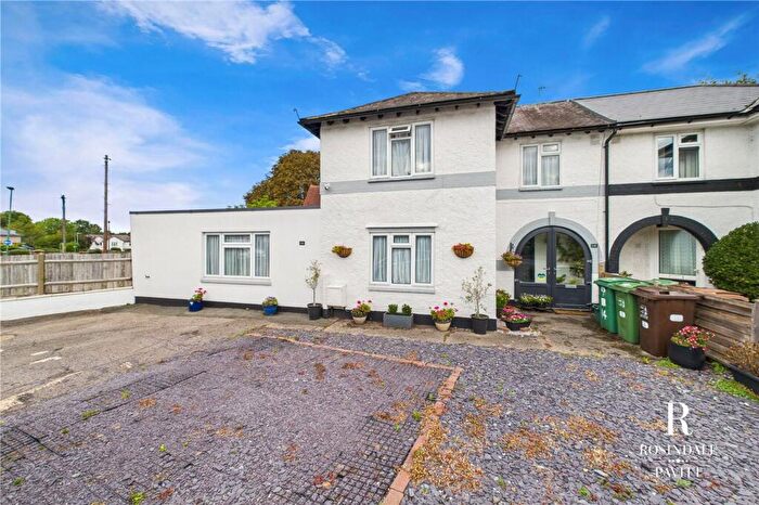 4 Bedroom Semi Detached House For Sale In Greenway, Wallington, SM6