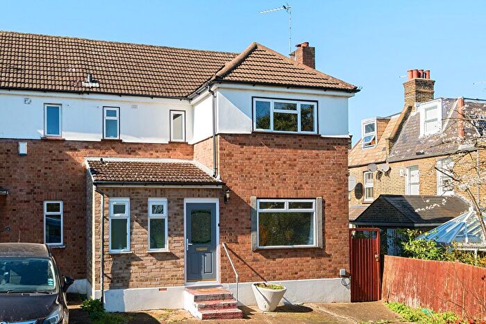 3 Bedroom Detached House For Sale In Brockley View, Forest Hill, London, SE23