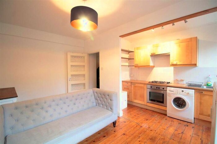 1 Bedroom Flat To Rent In Brixton Hill, London, SW2