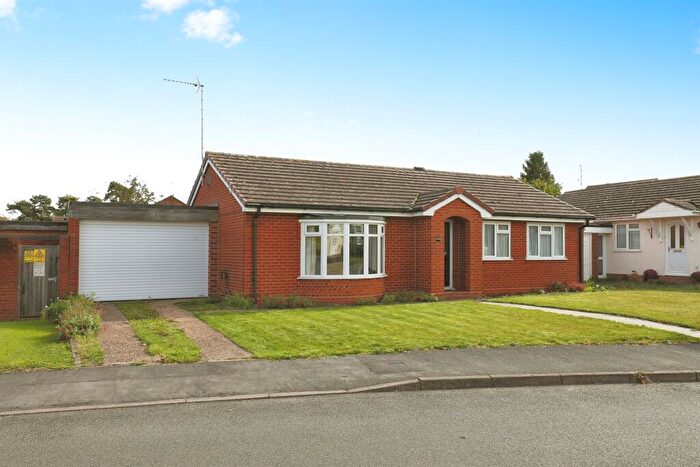 3 Bedroom Detached House For Sale In Dovehouse Drive, Wellesbourne, Warwick, CV35