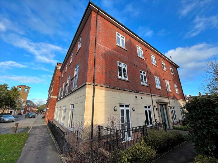1 Bedroom Flat To Rent In Old Dickens Heath Road, Shirley, Solihull, West Midlands, B90