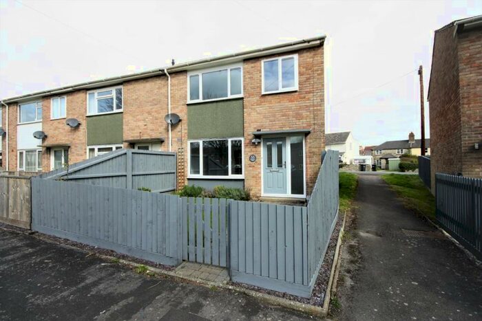 3 Bedroom Terraced House To Rent In Family Home In Broadwey Close, DT3