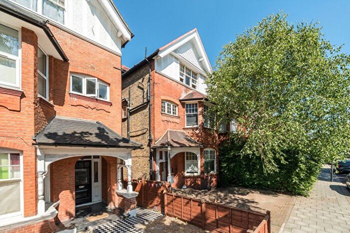 1 Bedroom Flat To Rent In Riggindale Road, Streatham, SW16
