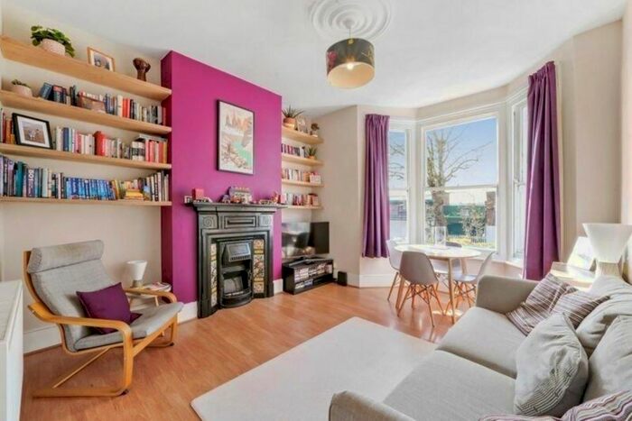 2 Bedroom Flat To Rent In Tottenham Lane, London, N8