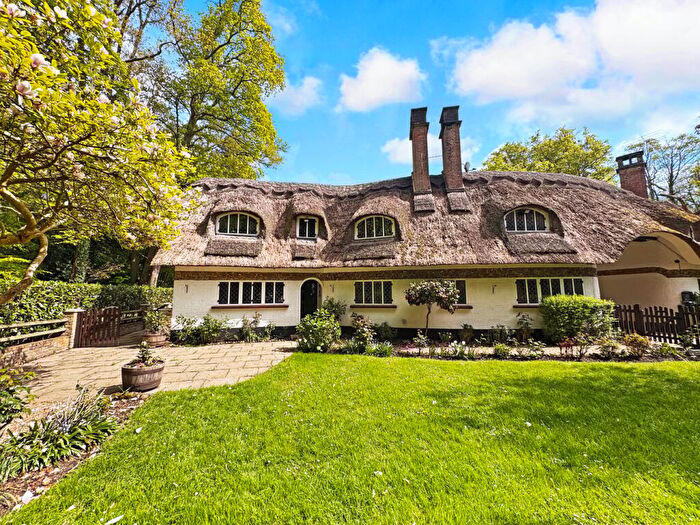 3 Bedroom Cottage To Rent In Nightingales Lane, Chalfont St Giles, HP8