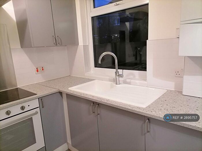 3 Bedroom End Of Terrace House To Rent In Dominion Road, Bristol, BS16