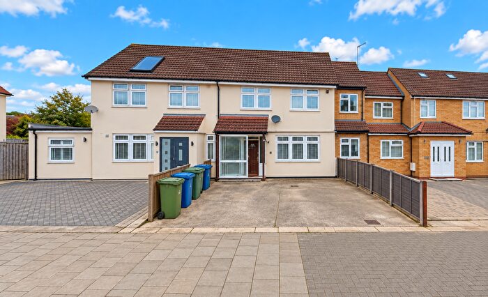1 Bedroom Flat To Rent In Long Elmes, Harrow, HA3