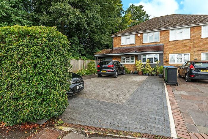 3 Bedroom Semi-Detached House To Rent In Lower Guildford Road, Knaphill, Woking, GU21