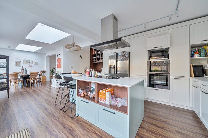 5 Bedroom Semi Detached House For Sale In Park Road, High Barnet, EN5