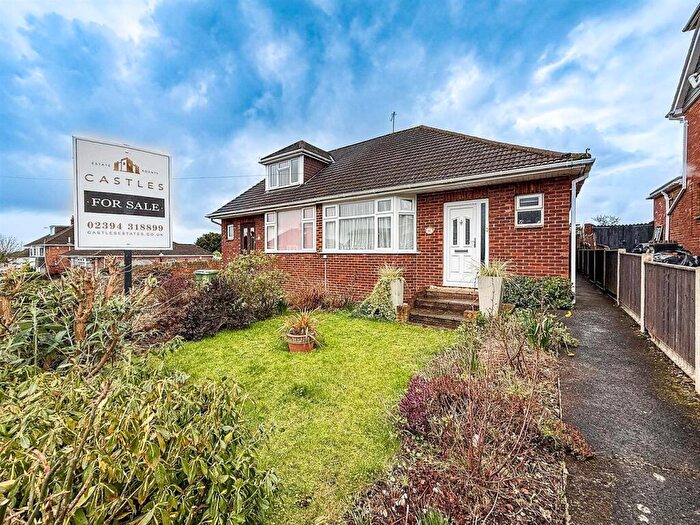 2 Bedroom Semi-Detached Bungalow For Sale In Dore Avenue, Portchester, PO16