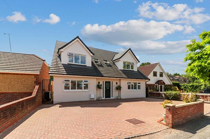 4 Bedroom Property For Sale In Oakwood Road, Bricket Wood, AL2