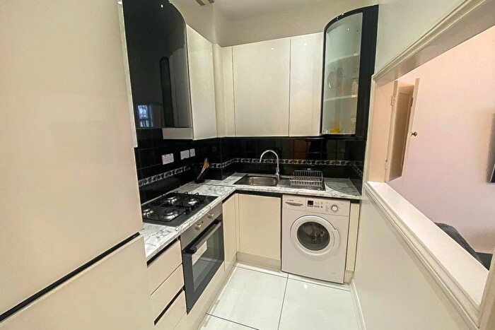 2 Bedroom Flat To Rent In Longridge Road, London, SW5