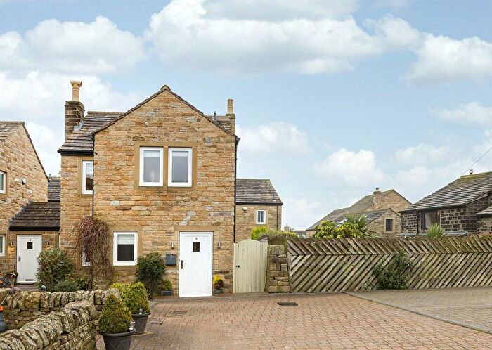 2 Bedroom Cottage For Sale In Beech Court, Farnley Tyas, HD4