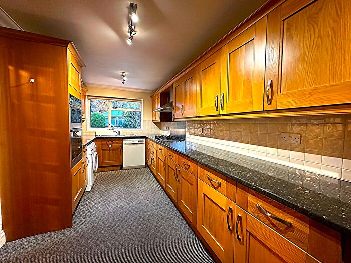 5 Bedroom Detached House To Rent In Craneswater Park, Southall, UB2