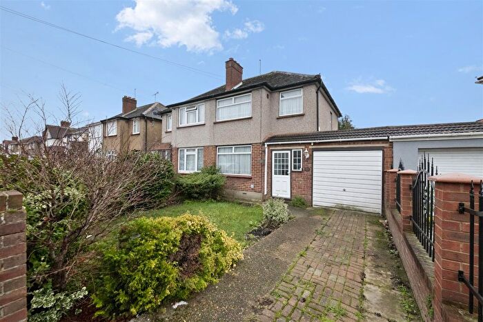3 Bedroom Semi Detached House For Sale In Seaton Road, Hayes, UB3