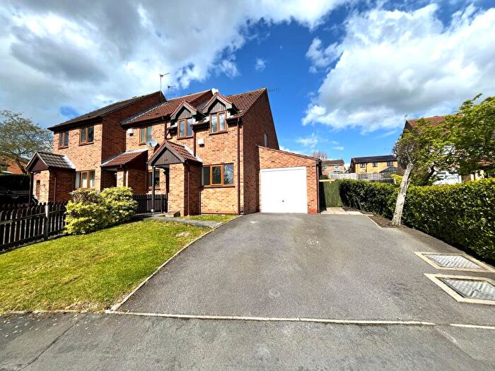 2 Bedroom Town House For Sale In Cumbrian Way, Shepshed, LE12