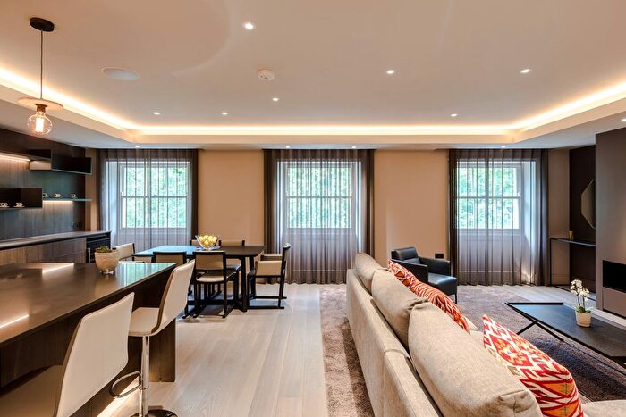 2 Bedroom Flat To Rent In Bryanston Square, Marylebone, London, W1H