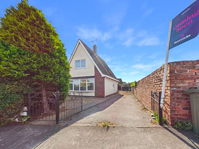 2 Bedroom Detached House For Sale In Queens Mead, Aldbrough, Hull, HU11
