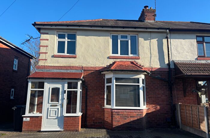 3 Bedroom Semi Detached House For Sale In Bleakhouse Road, Oldbury, B68