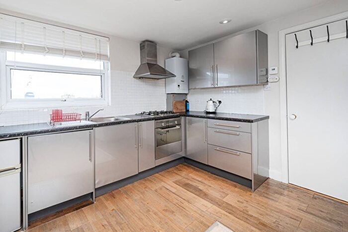 1 Bedroom Flat To Rent In Hackney Road, Bethnal Green, London, E2