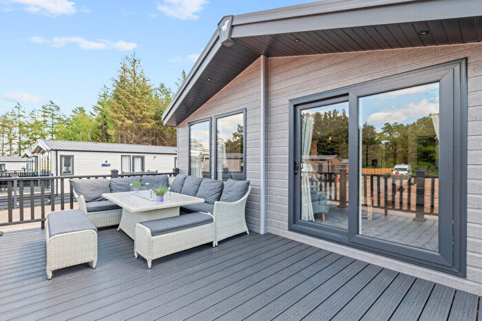 2 Bedroom Lodge For Sale In Castleton Road, Tullibardine, PH3