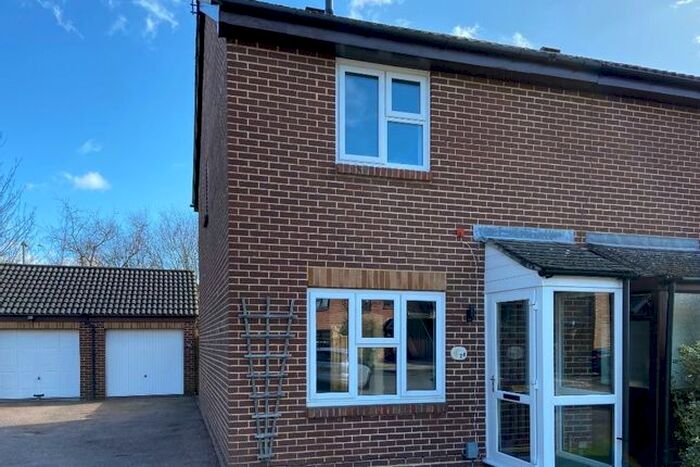 3 Bedroom Detached House To Rent In Ash Tree Close, Farnborough, GU14