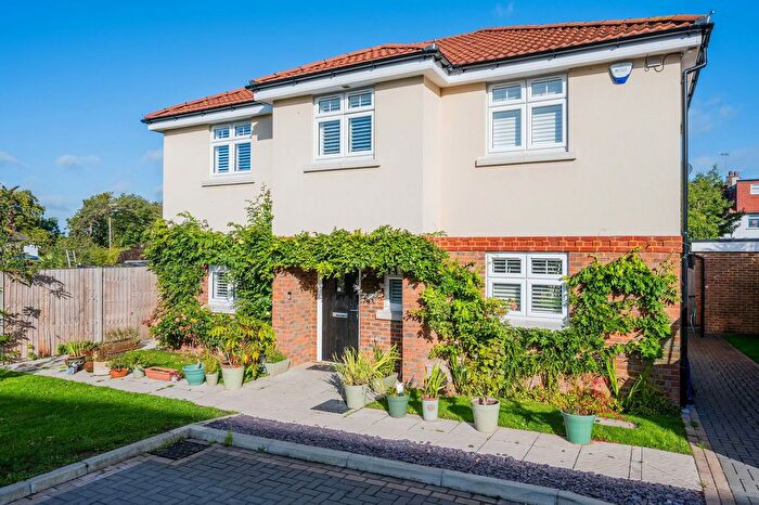 4 Bedroom Detached House For Sale In Reigate, RH2