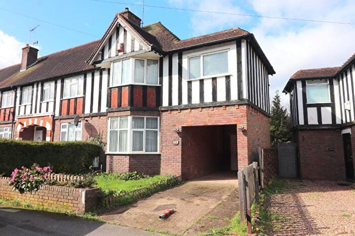 3 Bedroom End Terrace House For Sale In Gardenia Avenue, Luton, Bedfordshire, LU3