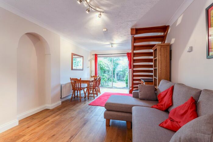 2 Bedroom Semi-Detached House To Rent In Clifden Road, Brentford, TW8