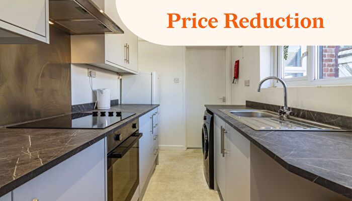 2 Bedroom Terraced House To Rent In Kirkby St // Bed + Study Rooms // Jul, LN5