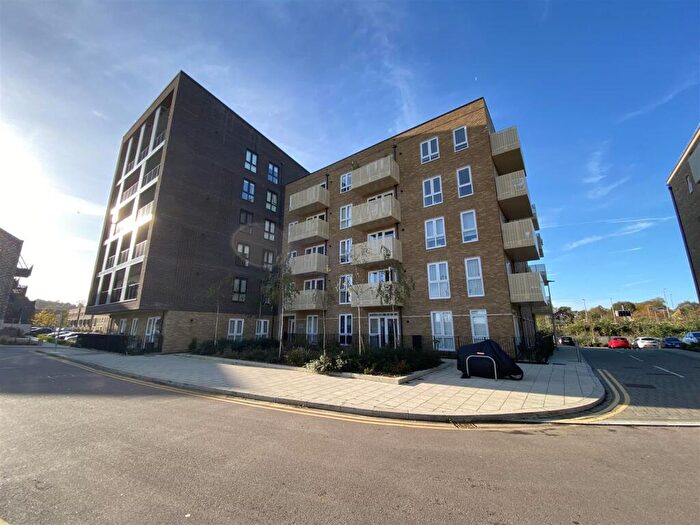 1 Bedroom Apartment To Rent In Corys Road, Rochester, ME1