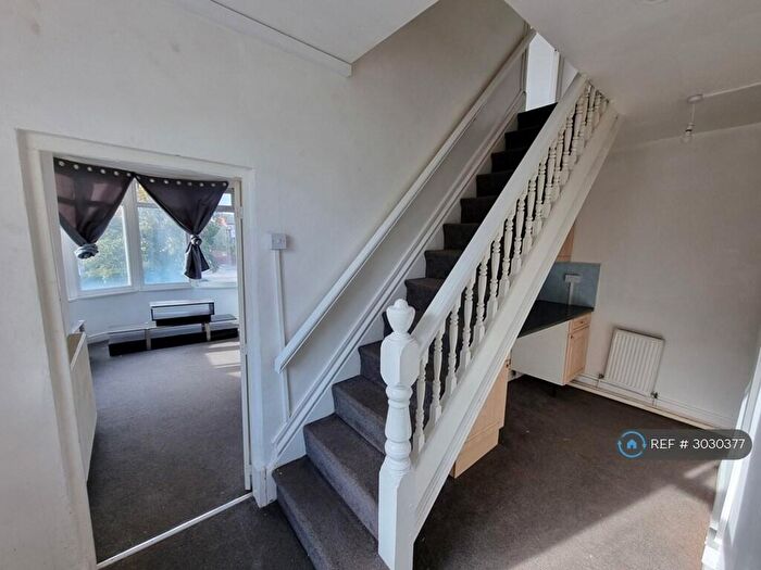 3 Bedroom Flat To Rent In Stuart Street, Leicester, LE3