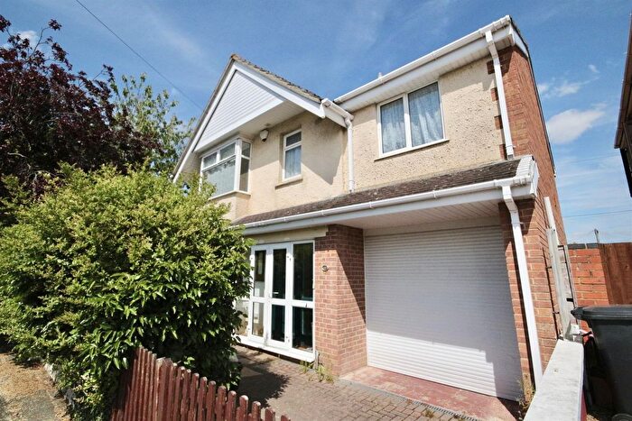 5 Bedroom Detached House To Rent In Westmorland Road, Swindon, SN1