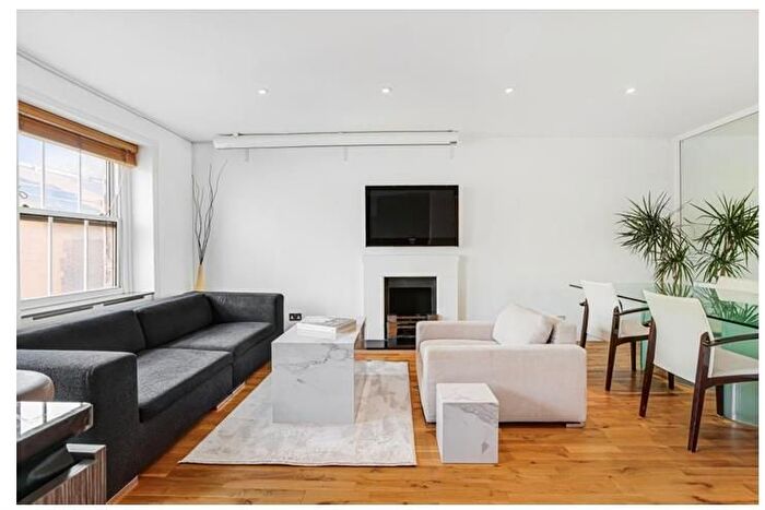 3 Bedroom Flat To Rent In Ennismore Gardens, Knightsbridge, SW7