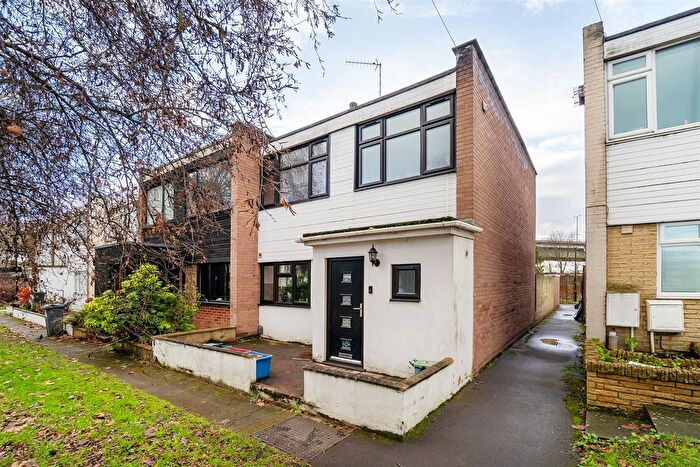 2 Bedroom End Terrace House For Sale In Boston Manor Road, Brentford, TW8