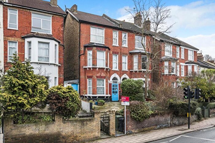 5 Bedroom Semi-Detached House For Sale In Norwood Road, Herne Hill, London, SE24