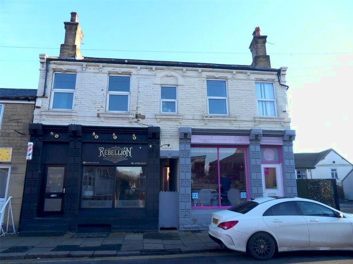 3 Bedroom Flat To Rent In Bank Street, Ossett WF5