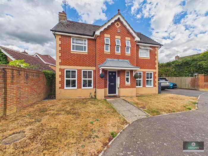 5 Bedroom Detached House For Sale In Henley Close, Maidenbower, Crawley, RH10