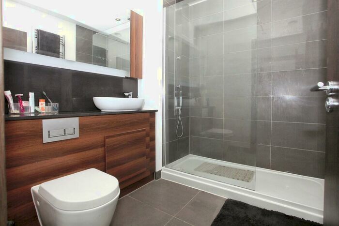 2 Bedroom Flat For Sale In East Station Road, Fletton Quays, Peterborough, PE2