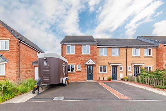 3 Bedroom End Of Terrace House For Sale In Lawson Close, Byker, Newcastle Upon Tyne, NE6