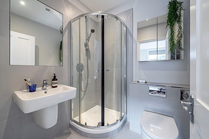 3 Bedroom Flat To Rent In Hamlet Gardens, King Street London, W6