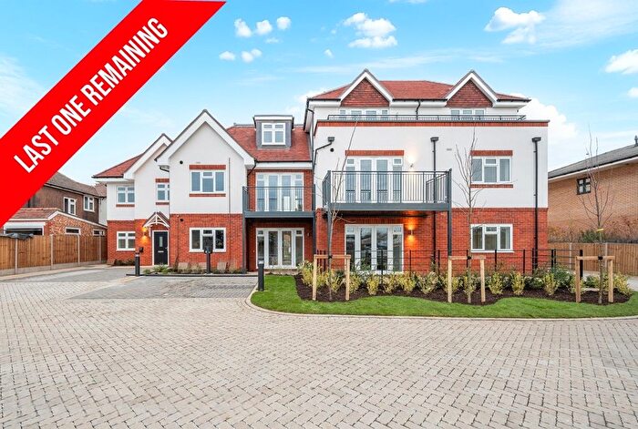 1 Bedroom Flat For Sale In Ruxley Lane, Epsom, KT19