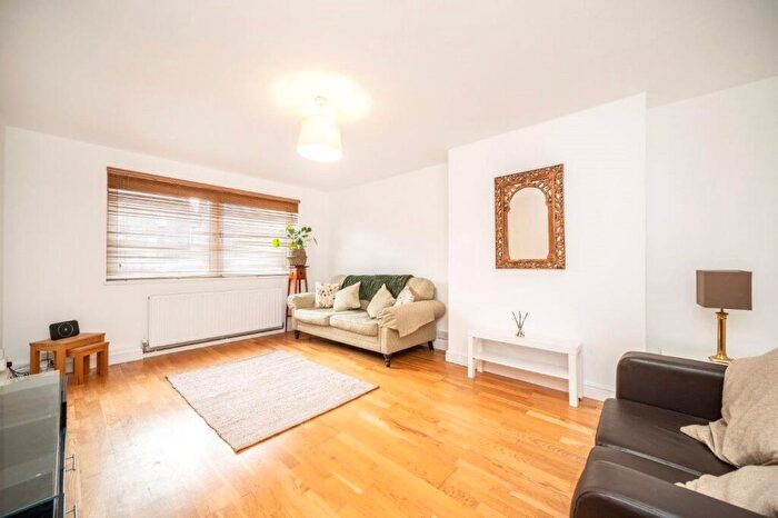 4 Bedroom House For Sale In Smythe Street, Poplar, London, E14