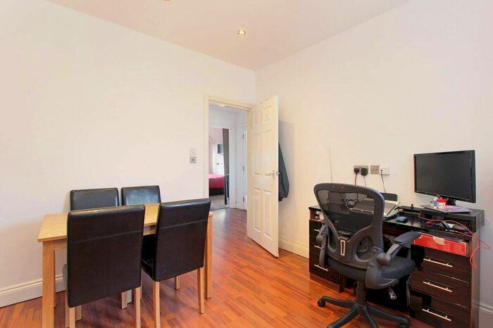 3 Bedroom Flat To Rent In Norbury Crescent, Norbury, London, SW16