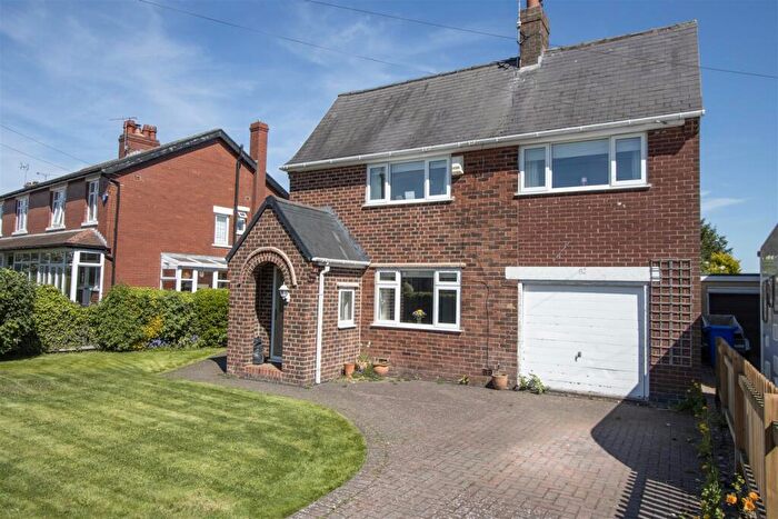 3 Bedroom Detached House For Sale In Foljambe Avenue, Walton, Chesterfield, S40